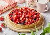 Пирог с ванильным кремом и свежими ягодами